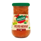 Bocal de Pesto Rosso Panzani, produit en Italie, pour une saveur intense et ensoleillée.