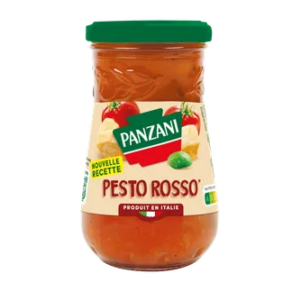 Bocal de Pesto Rosso Panzani, produit en Italie, pour une saveur intense et ensoleillée.