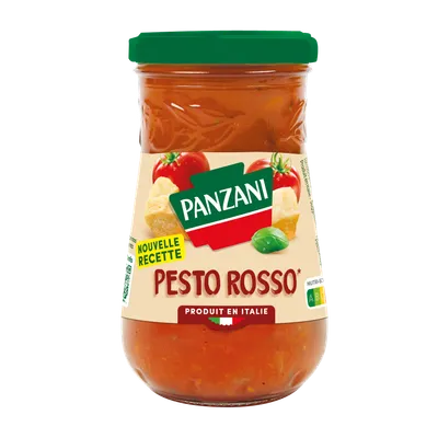 Bocal de Pesto Rosso Panzani, produit en Italie, pour une saveur intense et ensoleillée.